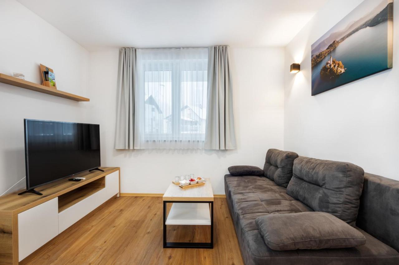 Chic Apartments With Balcony And Spa In Mojstrana Exterior foto